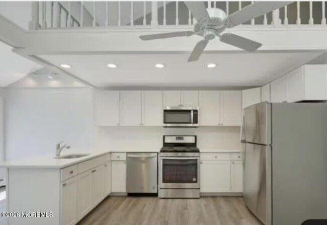 Building Photo - 170 1st Ave