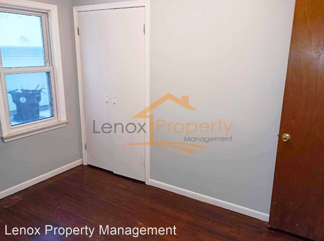 Foto del edificio - 3 br, 1 bath House - 11408 Appleton