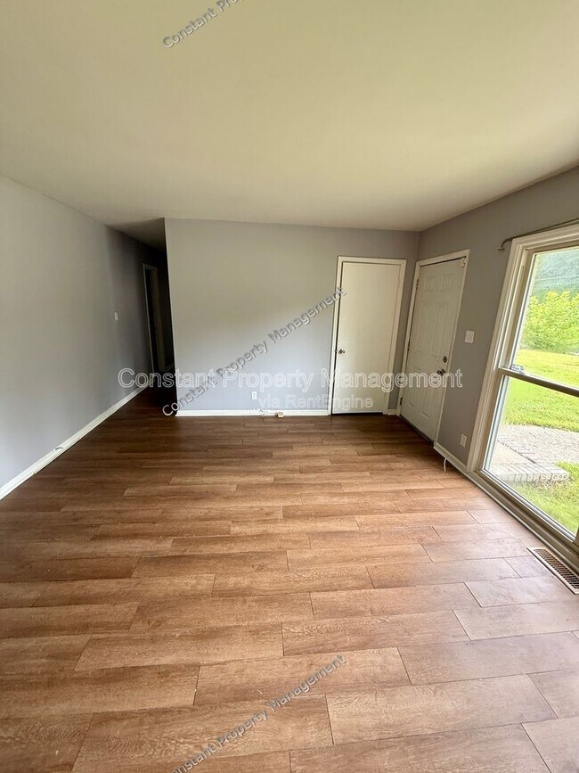 Foto del edificio - 3343 Ohara Dr S