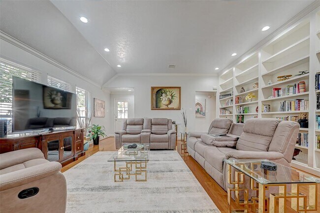 Foto del edificio - 3507 Shadowfern Dr