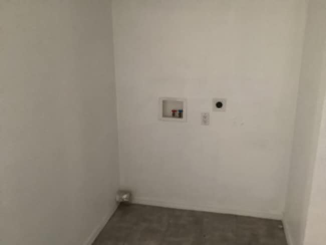 Building Photo - 3957 SW 89th Ave