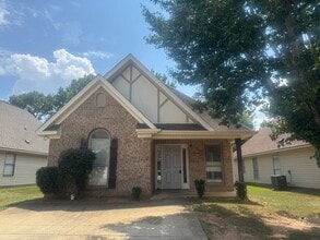 Building Photo - 6616 Ridgeview Cir
