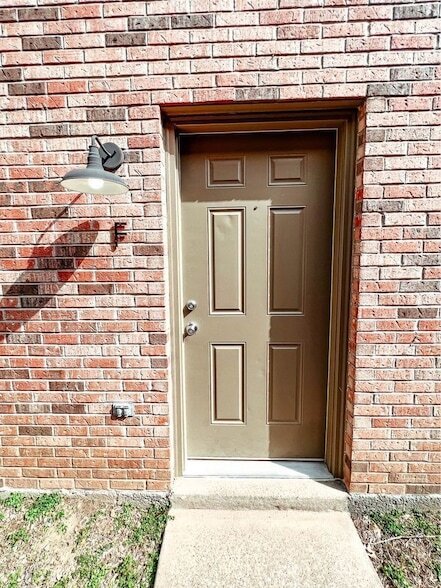 Building Photo - 124 Ballygar St