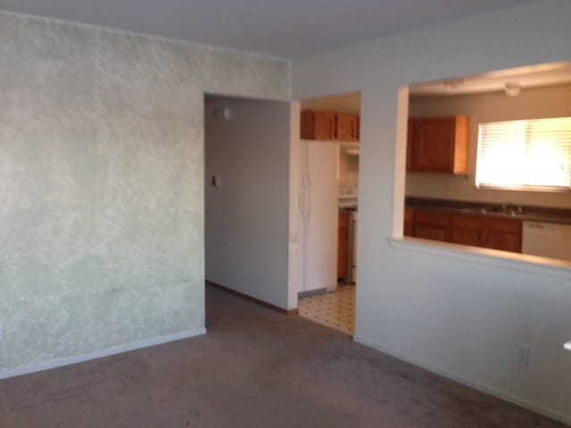 Building Photo - 16024 Hauss Ave