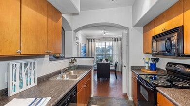 Building Photo - Cortland Lakecrest