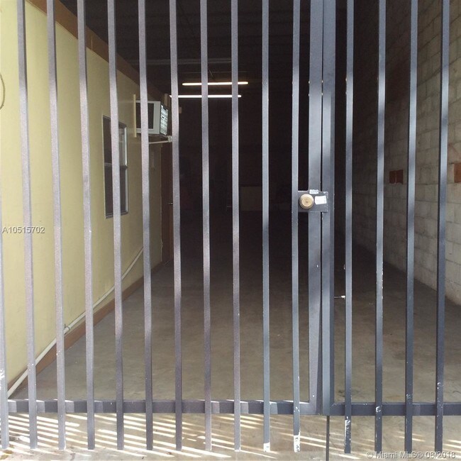 Foto del edificio - 8430 NW 61st St