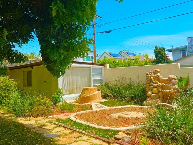 Building Photo - Welcome to Pacific Beach Coastal Living – 3BR/2BA Home
