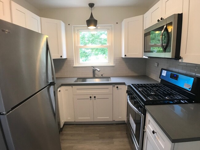 Building Photo - 2333 Illinois Rd