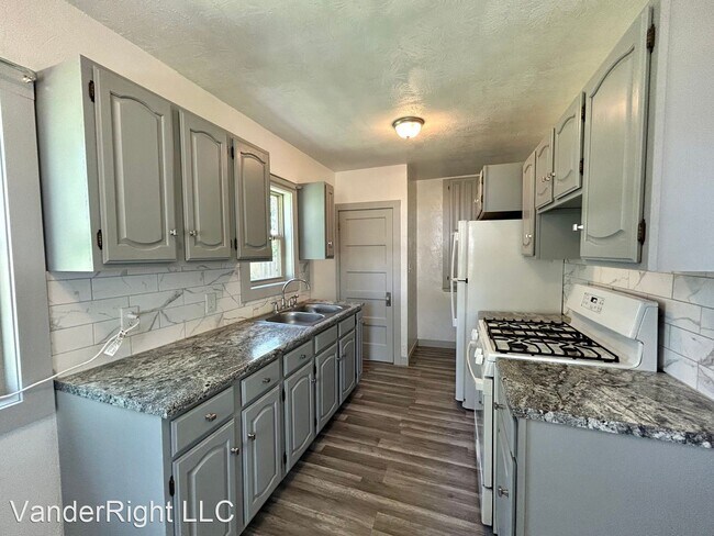 Building Photo - 1 br, 1 bath House - 1733 W 11th St