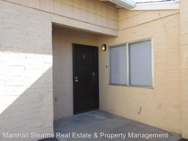 Foto del edificio - 5206 Golden Ln