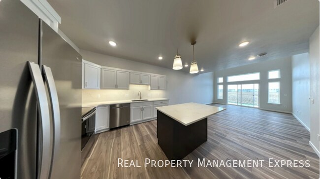 Foto del edificio - 3 Bedroom 2.5 Bathroom Townhome