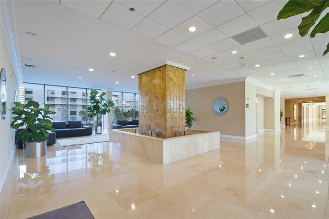 Building Photo - 1865 Brickell Ave