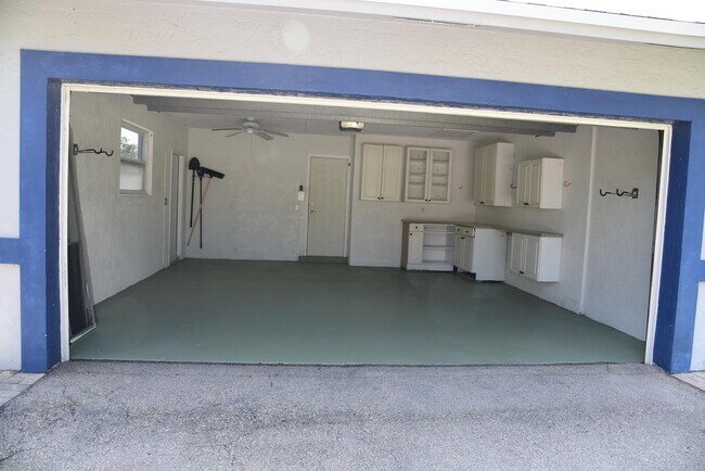 Building Photo - 636 Linnet Cir