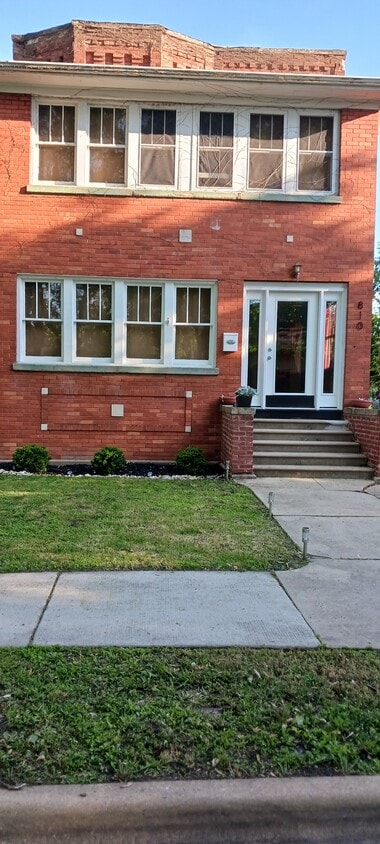 Primary Photo - 810 Farragut Pl