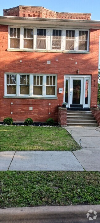 Building Photo - 810 Farragut Pl