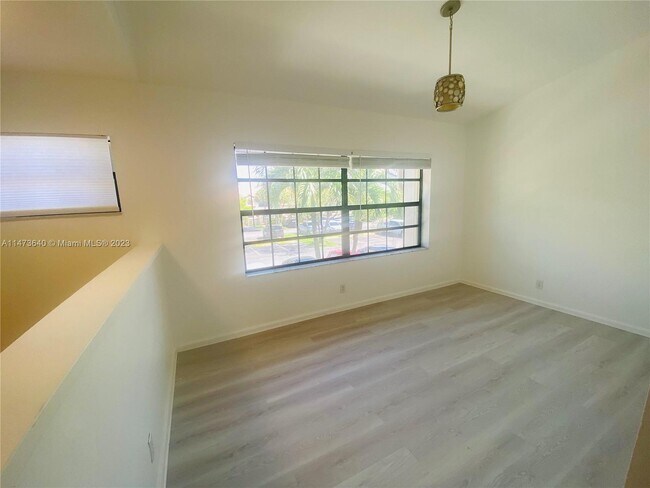 Foto del edificio - 604 Lincoln Ct