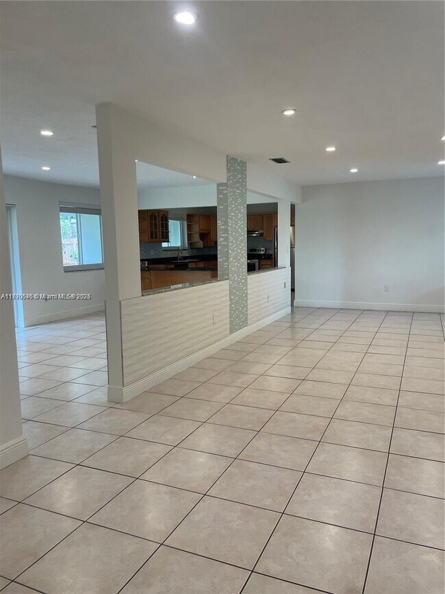 Foto del edificio - 10213 SW 8th St