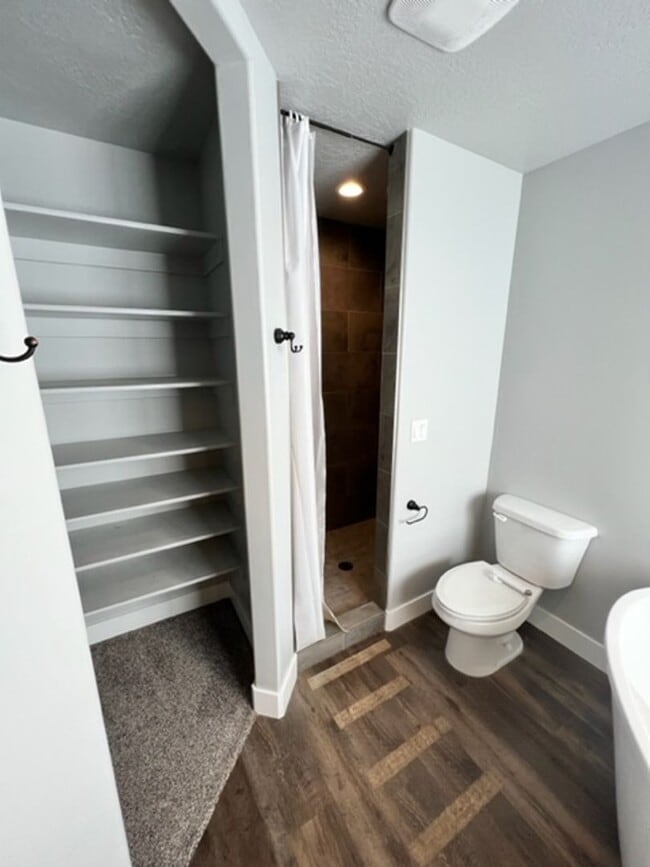 Building Photo - 583 N 400 E