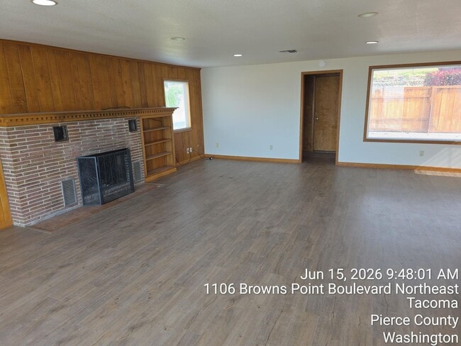 Building Photo - Tacoma views retro 3 bed 2 bath home, available now!