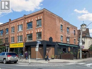 Building Photo - 946 Bloor St W