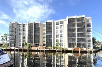 Building Photo - 12 Royal Palm Way