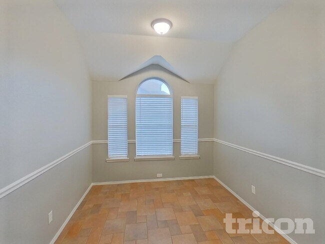 Building Photo - 1801 Pecan View Dr