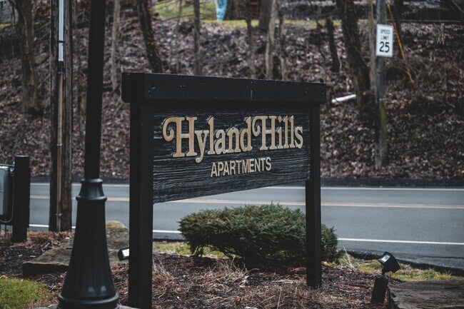 Foto del edificio - Hyland Hills