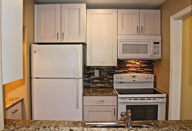 Building Photo - 3500 Tangle Brush Dr