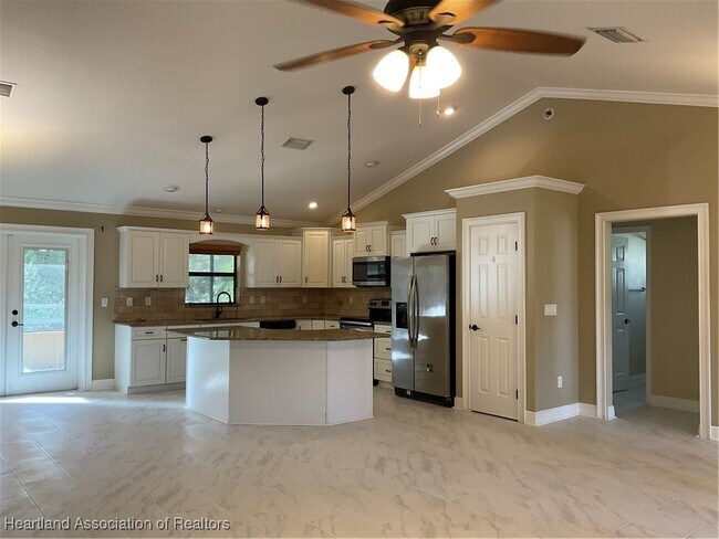 Building Photo - 4515 Medina Way