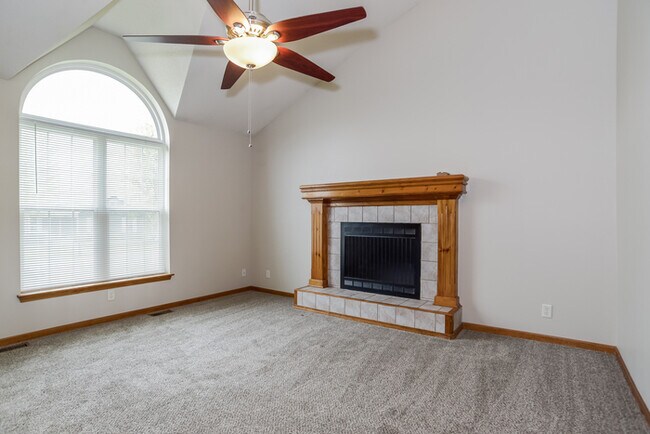 Foto del edificio - Bright 3-Bed Home Kearney, MO