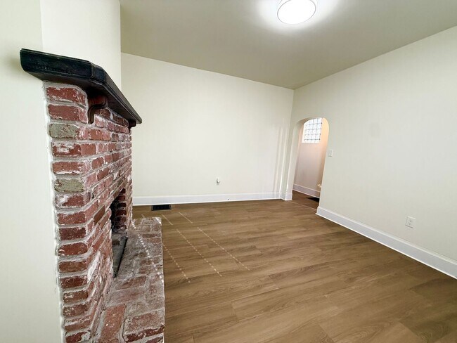 Foto del edificio - 1705 Martha St