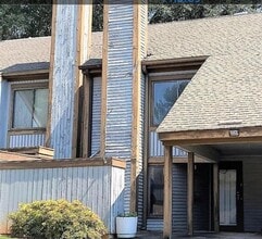 Building Photo - 60 Willowick Dr