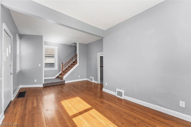 Foto del edificio - 20400 Fuller Ave