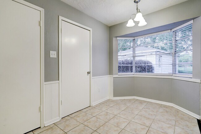 Building Photo - 12346 Huntington Venture Dr
