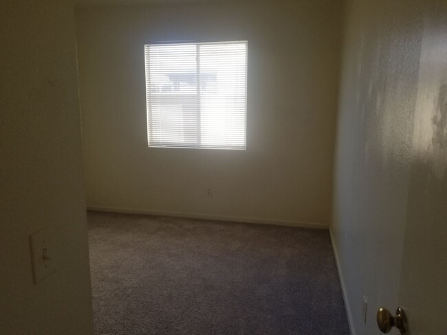 Building Photo - 3 br, 2 bath House - 5790 DANA ROGERS