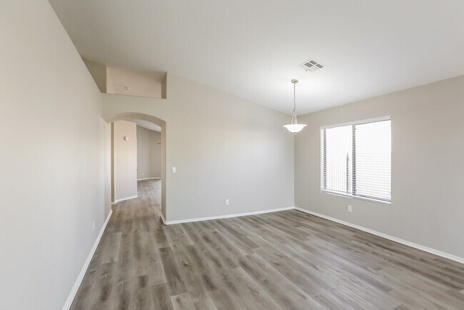 Building Photo - 15559 W Mauna Loa Ln