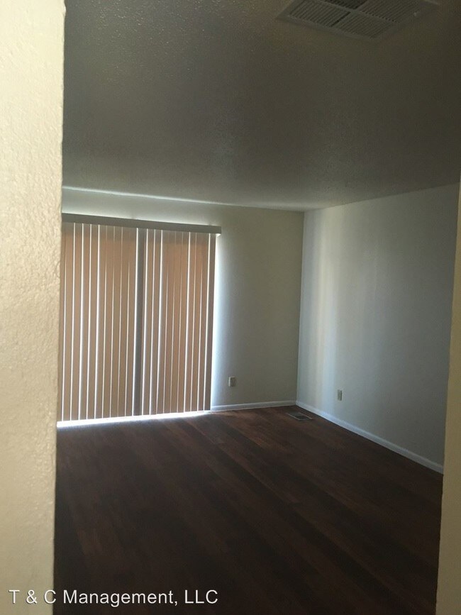 Building Photo - 540 Madeira Dr SE