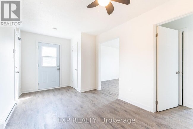 Building Photo - 261-261 Longueuil St