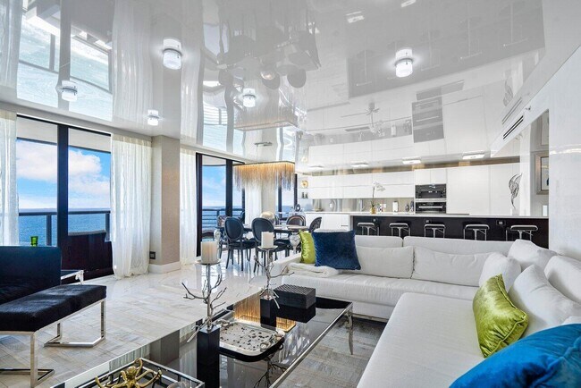 Building Photo - 250 S Ocean Blvd