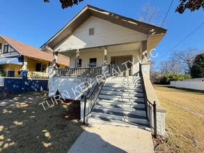 Building Photo - 219 47th Pl N