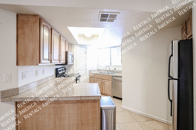 Building Photo - Condo In Papago Ridge!!