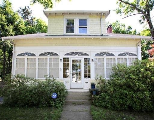 Primary Photo - 563 Lexington St