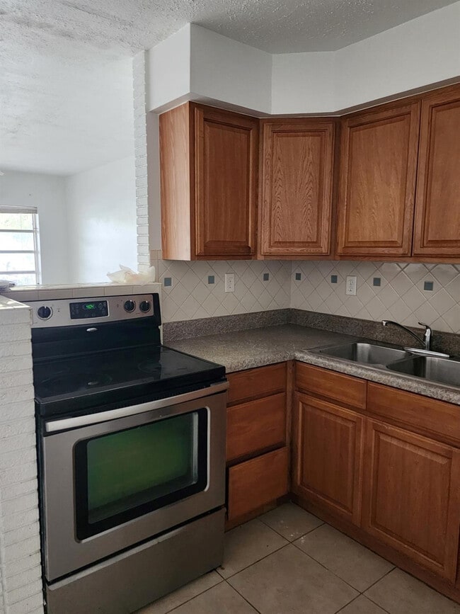 Foto del edificio - 2032 NE 26th St