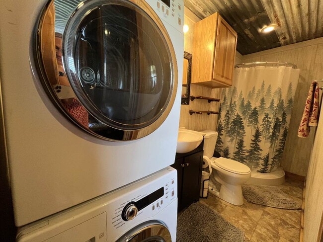 Building Photo - Fully Furnished Country Studio for Lease