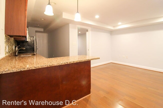 Building Photo - 1317 Wallach Pl NW