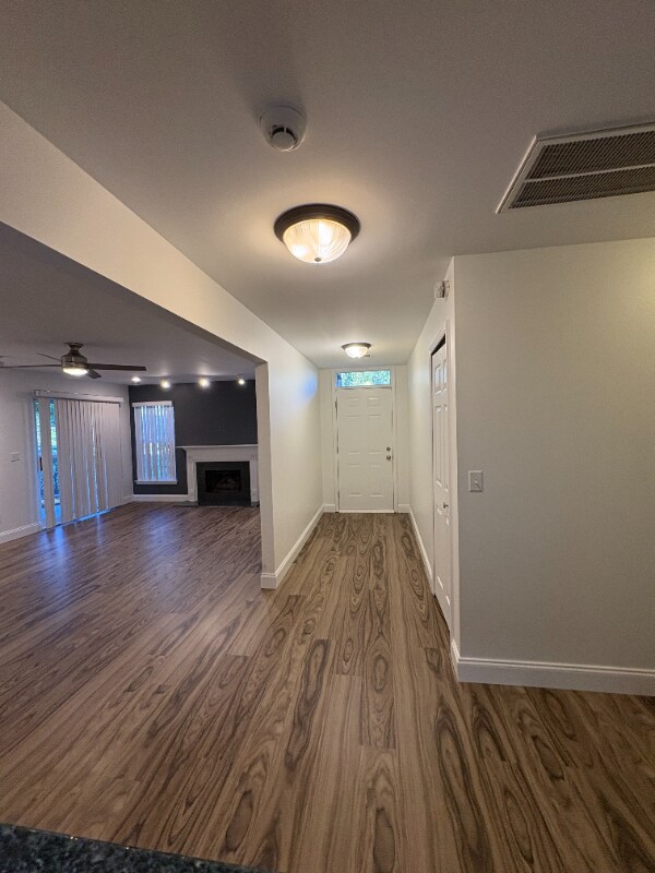 Foto del edificio - 3548 Oakmonte Blvd