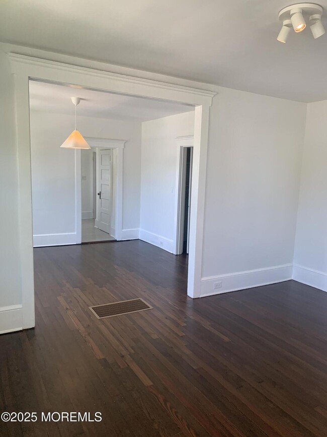 Building Photo - 1000 Sewall Ave