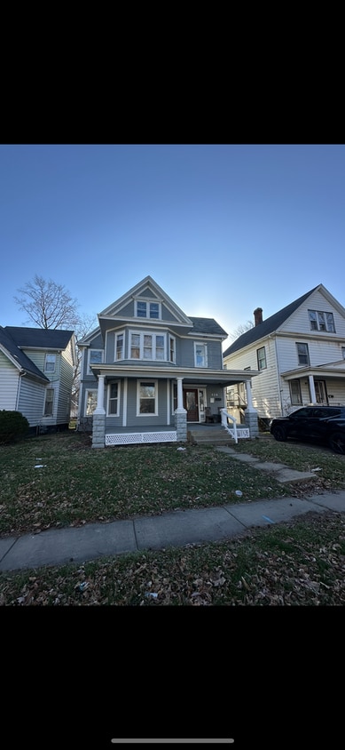 Primary Photo - 520 S State St