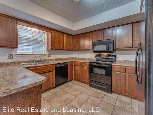 Building Photo - 10409 White Oak Canyon Rd