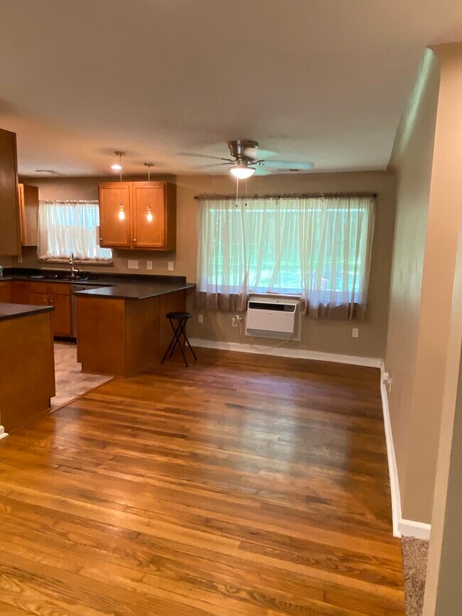 Foto del edificio - 5166 Sugar Camp Rd